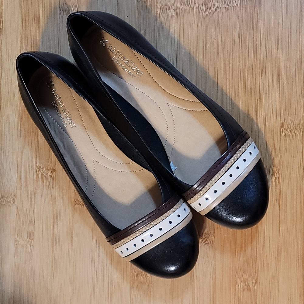 Naturalizer women's shoes, flats, dress shoes, size 8.5